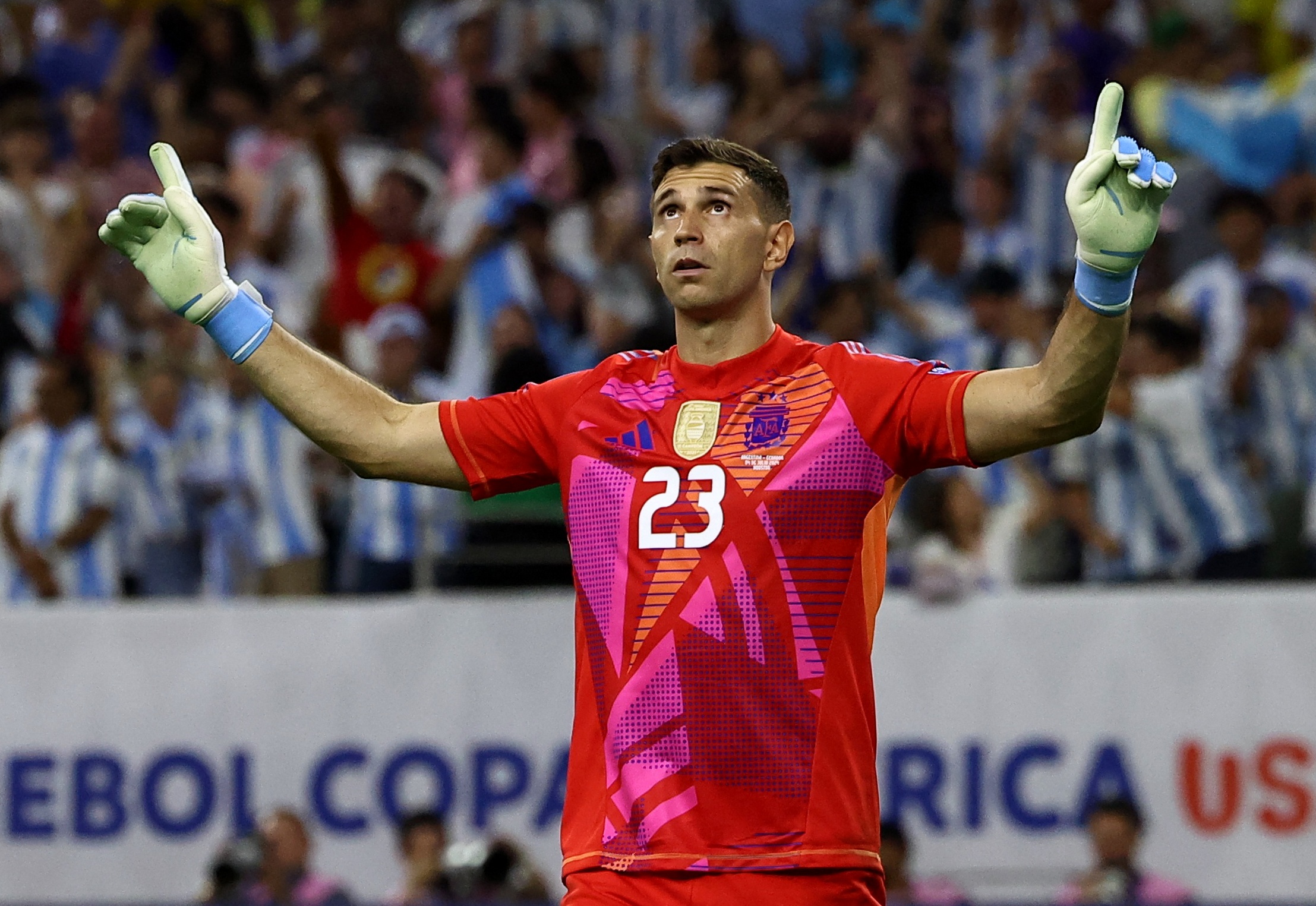 FIFA年度最佳門將提名：大馬丁內(nèi)斯在列，西班牙兩國(guó)門入選